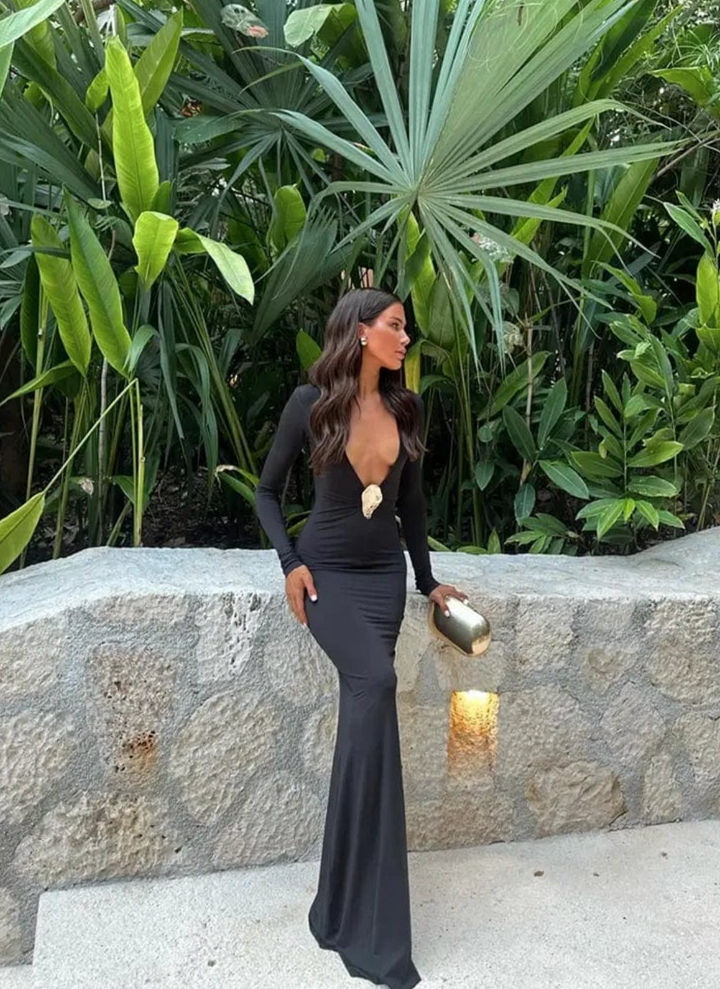 Selene | Solid Color Low-Cut Hip-Wrapped Maxi