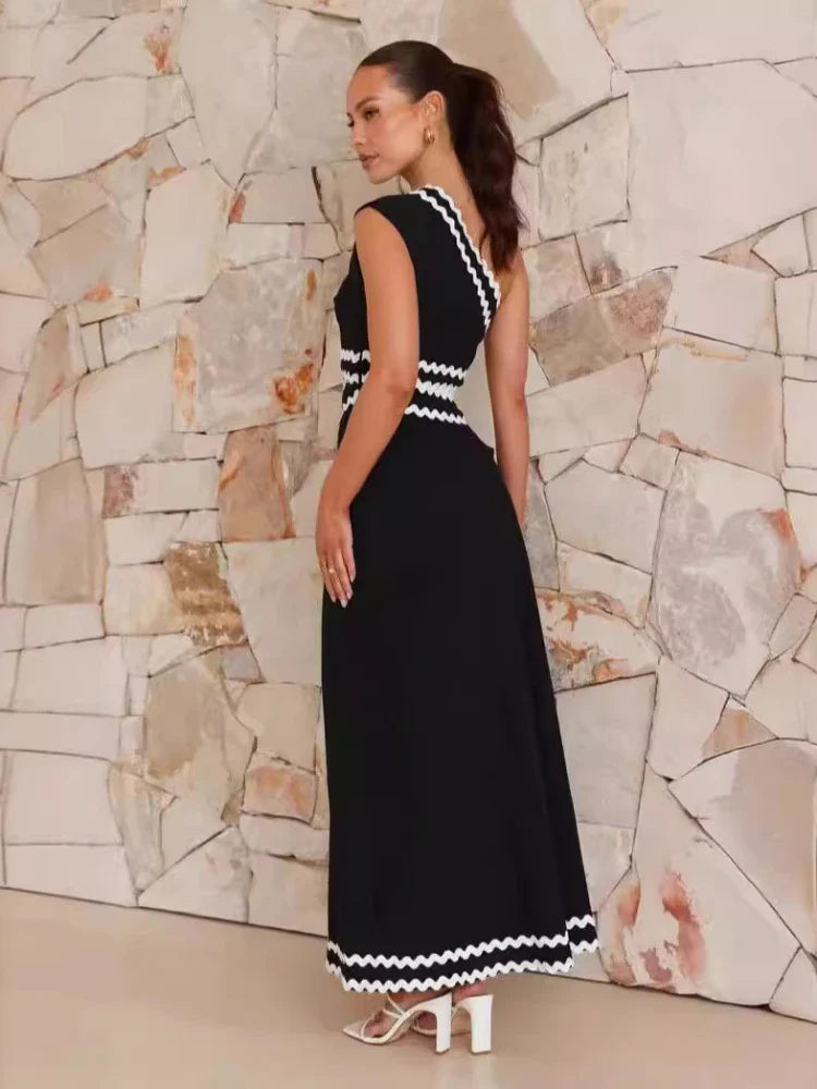Santana | Elegant sleeveless dress