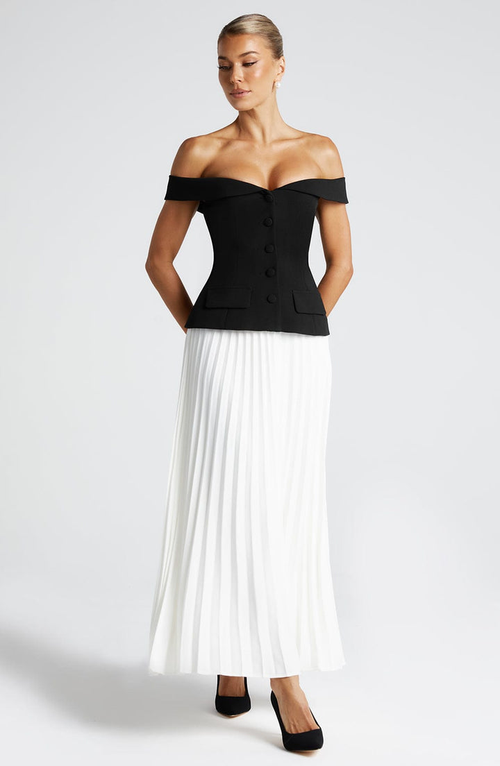 Blakely | Black Top