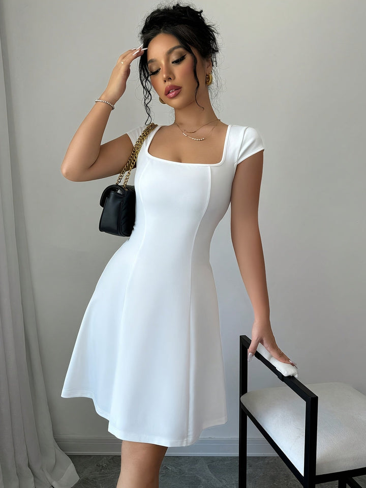 Luna | Élan Style Mini Dress